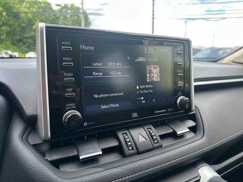 Used 2020 Toyota RAV4 XLE Premium FWD image 14