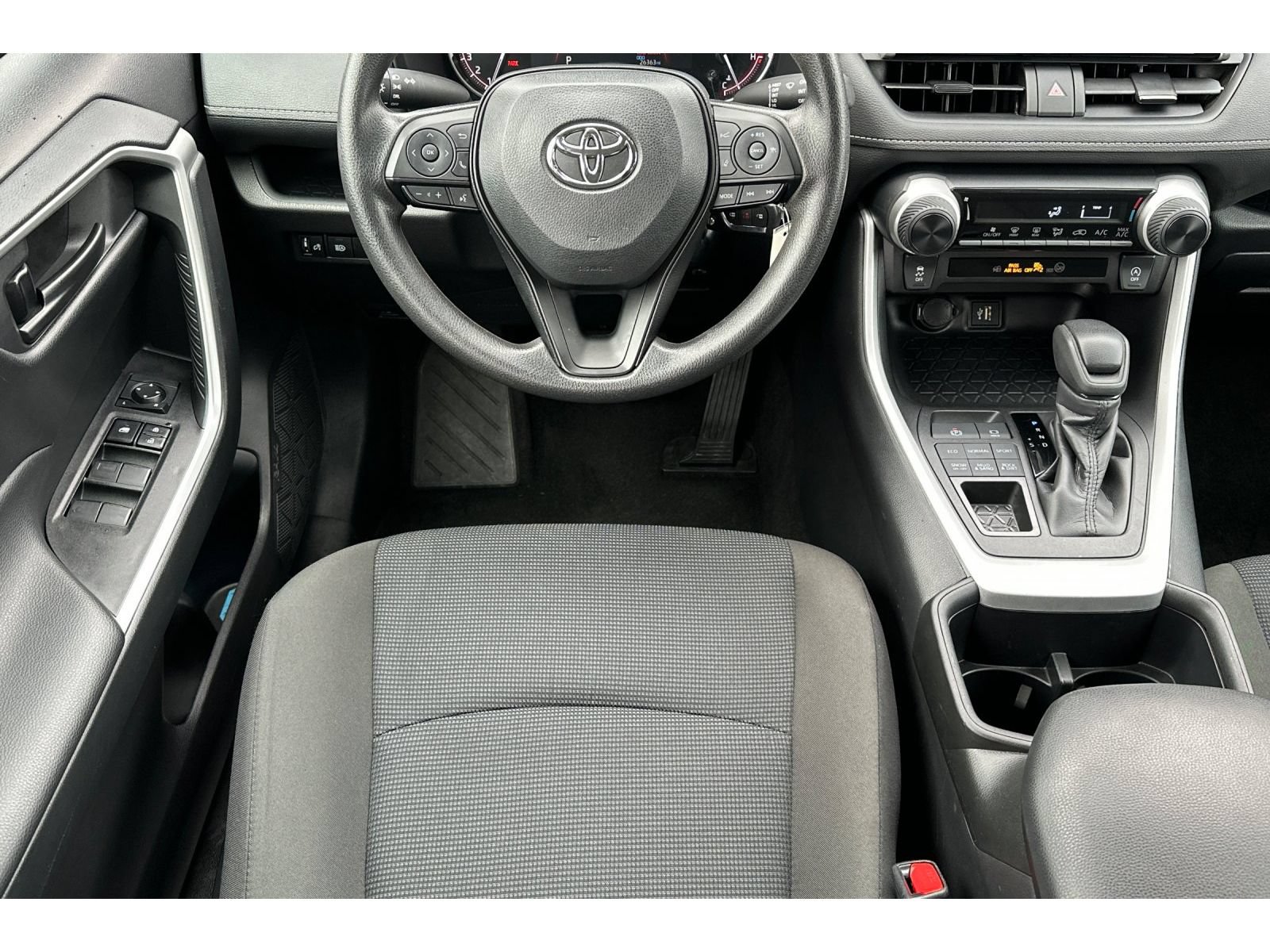 Certified 2025 Toyota RAV4 LE AWD/4WD image 16