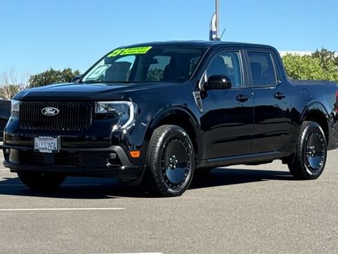Used 2025 Ford Maverick Lobo AWD/4WD image 8