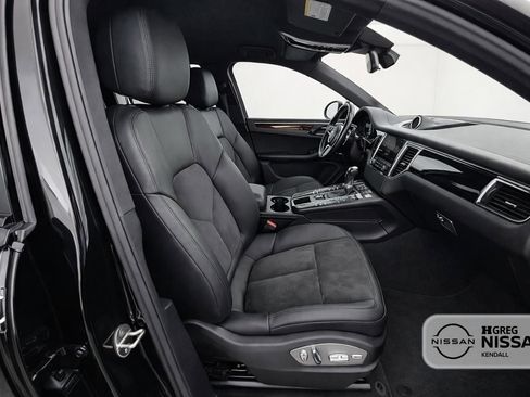 Used 2018 Porsche Macan AWD/4WD image 10
