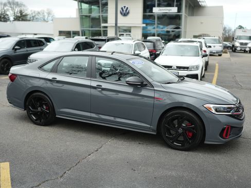 Used 2023 Volkswagen Jetta GLI Autobahn w/ GLI Black Package image 9