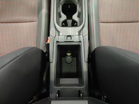 New 2026 Nissan Kicks SR image 28