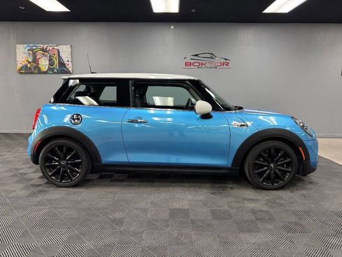 Used 2019 MINI Cooper S w/ Signature Upholstery Package image 18