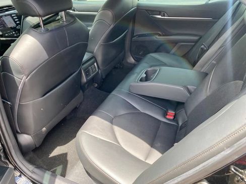 Used 2020 Toyota Camry XLE w/ Sunroof Package FWD image 22