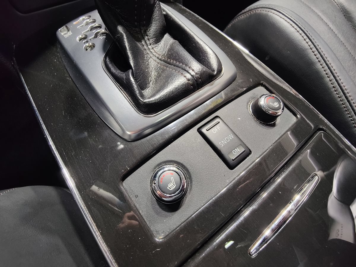 Used 2013 INFINITI FX37 AWD w/ Premium Pkg image 32