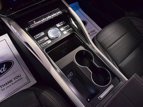 Used 2024 Lincoln Nautilus Reserve image 21