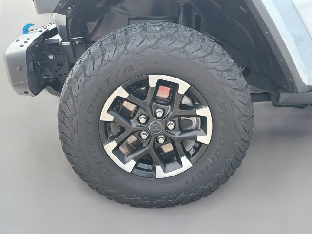 Used 2024 Jeep Wrangler Unlimited Rubicon 4xe AWD/4WD image 38