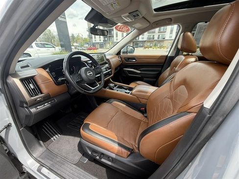 Used 2023 Nissan Pathfinder Platinum AWD/4WD image 25