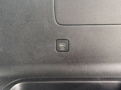 Used 2024 Kia Sorento S FWD image 34
