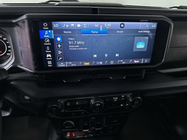 Used 2025 Jeep Wrangler Unlimited Rubicon w/ Convenience Group AWD/4WD image 13