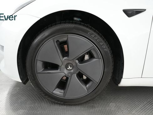 Used 2022 Tesla Model 3 Long Range AWD/4WD image 18
