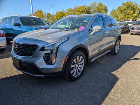 Used 2023 Cadillac XT4 Premium Luxury image 5