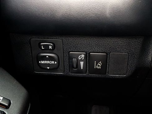 Certified 2018 Toyota RAV4 XLE FWD image 18
