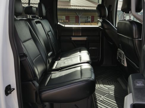 Used 2017 Ford F250 Lariat image 29