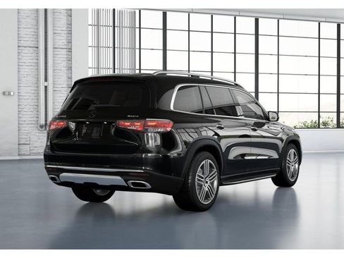 Used 2024 Mercedes-Benz GLS 450 4MATIC image 22