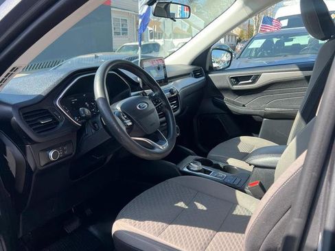 Used 2022 Ford Escape SE image 24