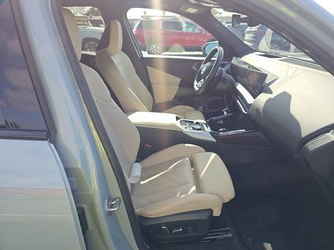 Used 2025 BMW X3 xDrive30i AWD/4WD image 4