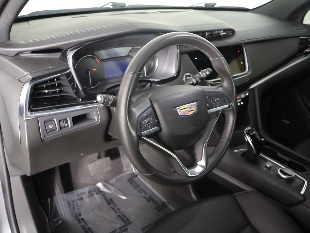 Used 2024 Cadillac XT6 Luxury w/ LPO, Floor Liner Package AWD/4WD image 27