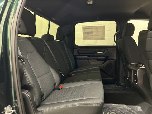 New 2026 RAM 1500 Express AWD/4WD image 9