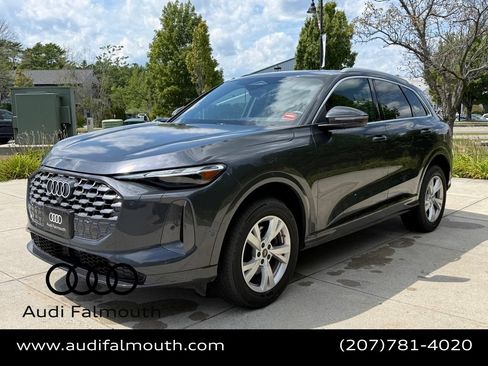Used 2025 Audi Q5 Premium w/ Convenience Package AWD/4WD image 2