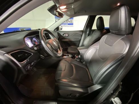Used 2019 Jeep Cherokee Limited AWD/4WD image 23