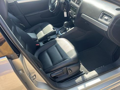 Used 2014 Volkswagen Jetta SE FWD image 16
