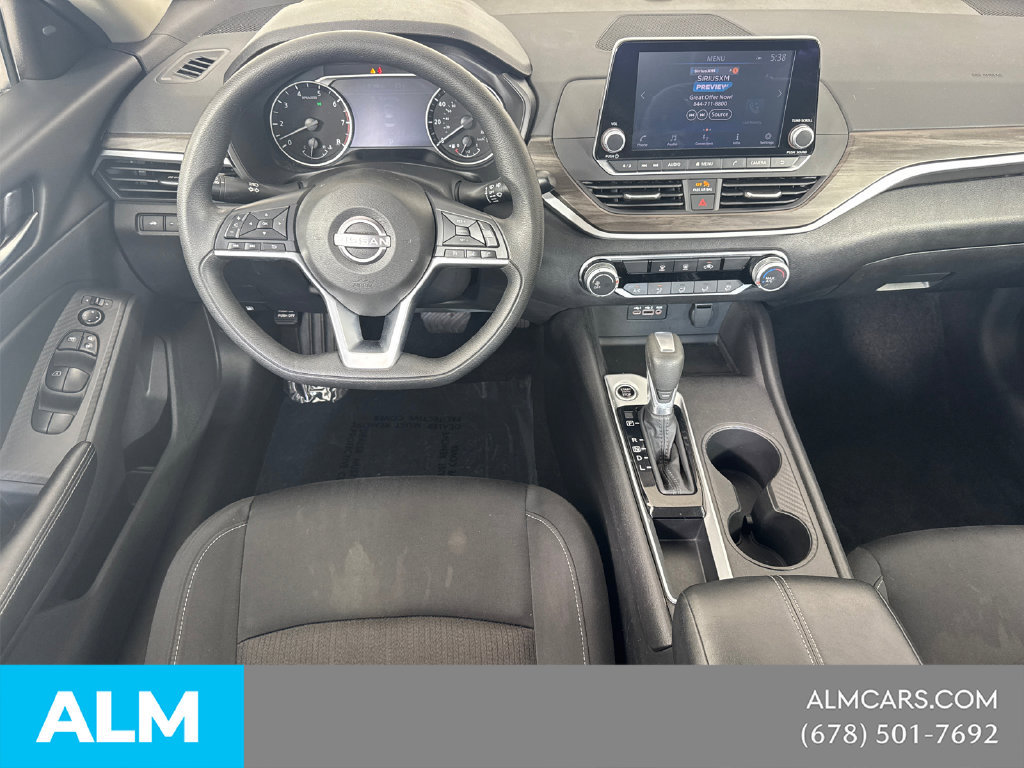 Used 2025 Nissan Altima 2.5 SV FWD image 24