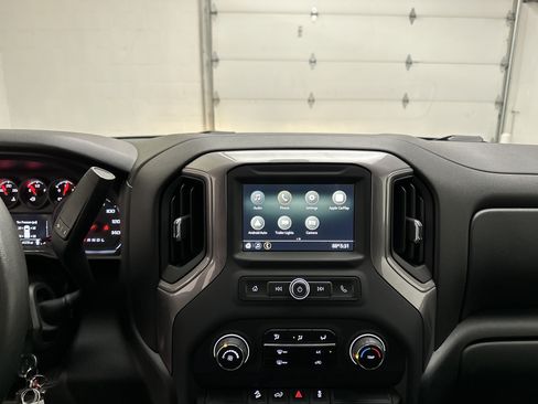 Used 2019 Chevrolet Silverado 1500 Custom Trail Boss w/ Custom Convenience Package AWD/4WD image 26