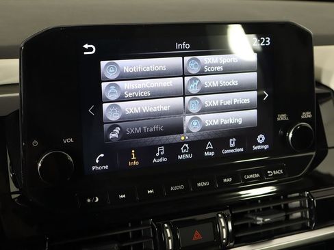 Used 2024 Nissan Pathfinder SL w/ Black Appearance Package FWD image 28