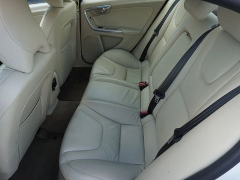 Used 2013 Volvo S60 T5 image 18