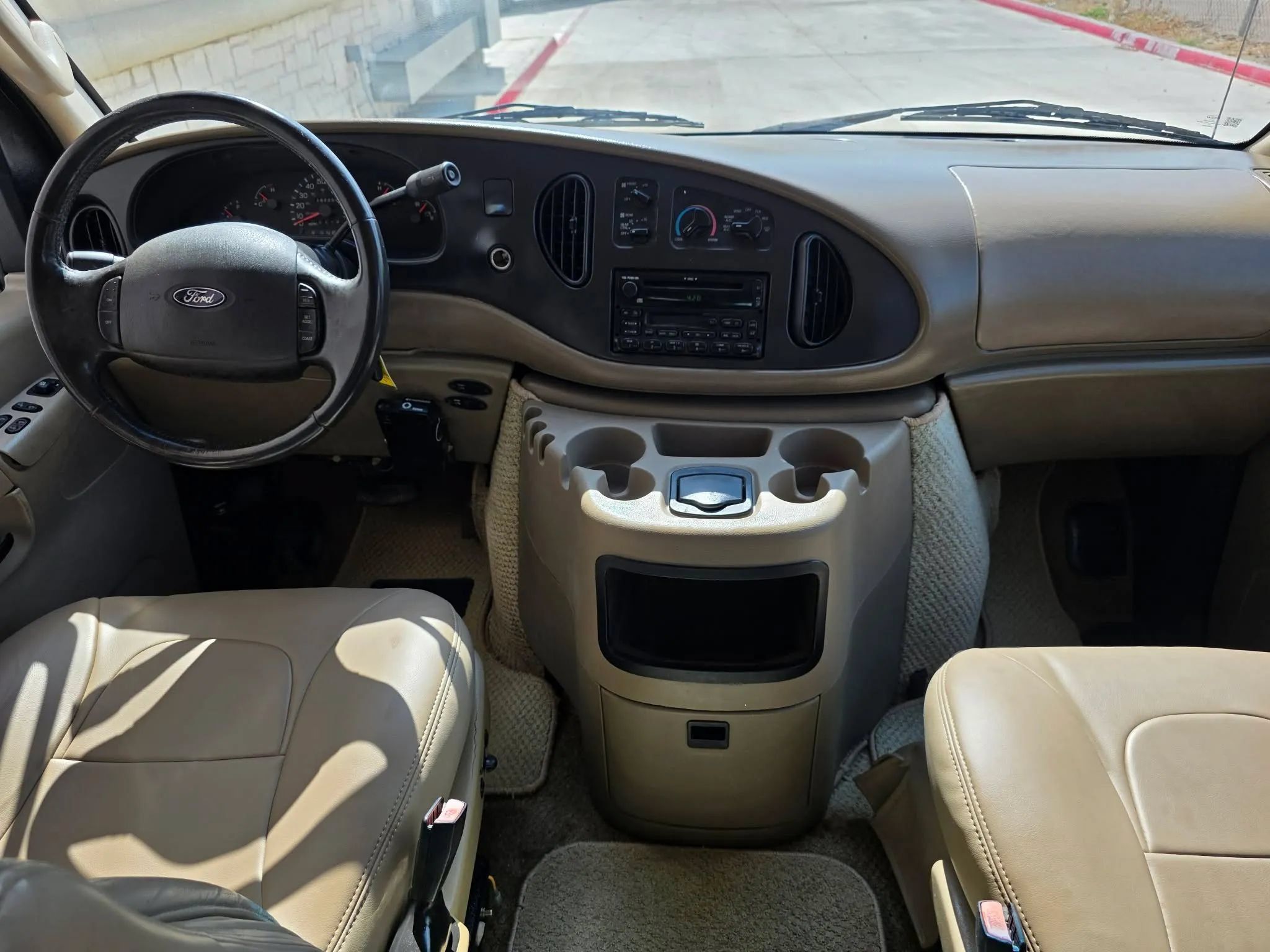 Used 2003 Ford E-150 and Econoline 150 RWD image 11