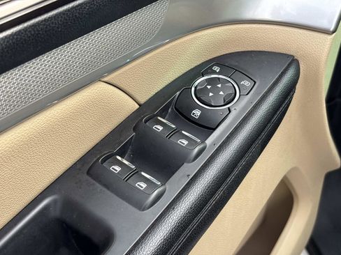 Used 2016 Ford Explorer XLT w/ Equipment Group 202A image 14