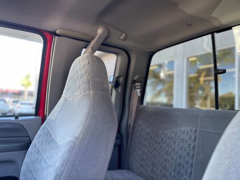 Used 2000 Ford F250 XLT image 25