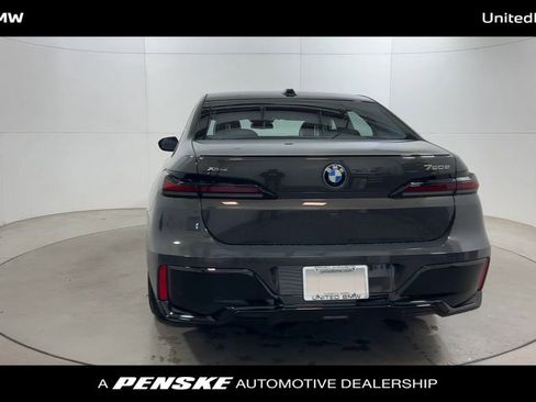 New 2026 BMW 750e xDrive w/ Premium Package image 7