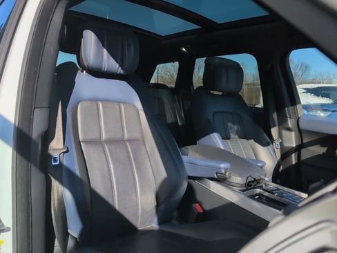 Used 2018 Land Rover Range Rover Sport HSE Dynamic image 8