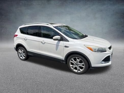 Used 2015 Ford Escape Titanium w/ Equipment Group 301A FWD image 2