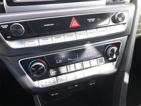 Used 2018 Hyundai Sonata Limited image 18