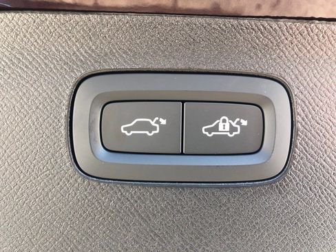 New 2026 Volvo XC90 B6 Plus w/ Protection Package Premier image 40