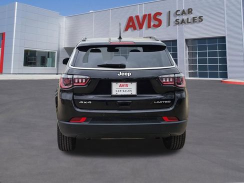 Used 2025 Jeep Compass Limited image 5