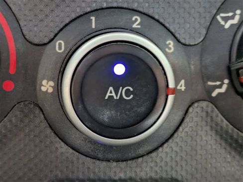 Used 2013 Hyundai Accent GLS image 20