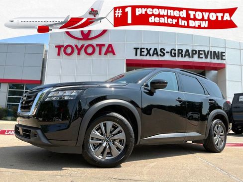 Used 2025 Nissan Pathfinder SV FWD image 1