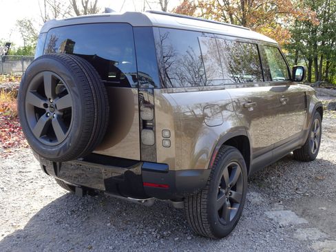 New 2026 Land Rover Defender 110 S image 10