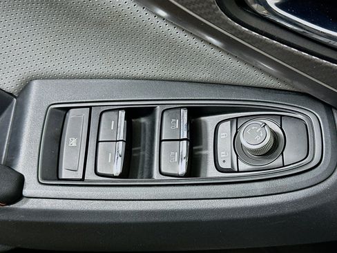 Used 2023 Subaru Crosstrek 2.5i Limited w/ Moonroof Package image 15