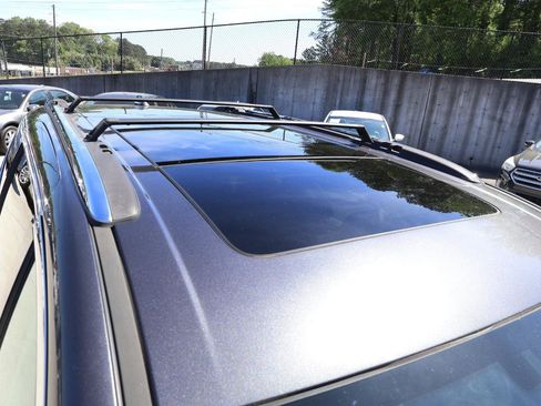 Used 2017 Chrysler Pacifica Limited w/ UConnect Theater Package image 34