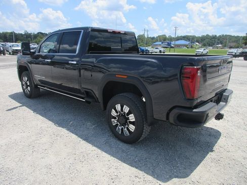 New 2026 GMC Sierra 2500 Denali w/ Denali Reserve Package AWD/4WD image 7