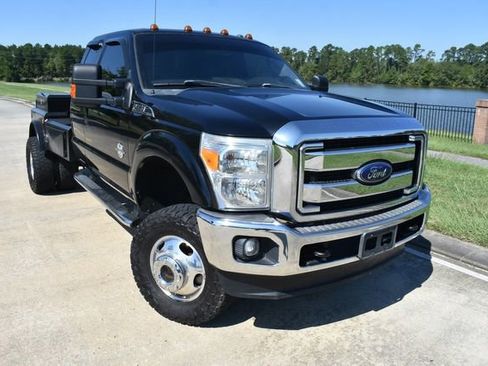 Used 2016 Ford F350 Lariat image 2