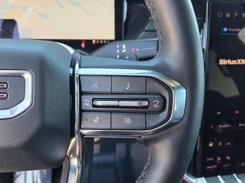 Used 2025 GMC Acadia Elevation FWD image 32