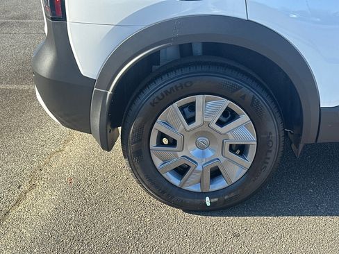 New 2026 Nissan Kicks S image 17