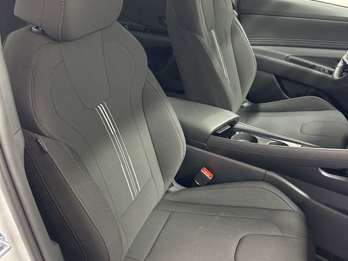 New 2025 Hyundai Elantra SEL image 20
