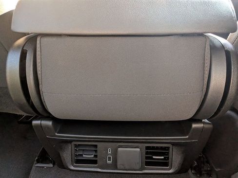 Used 2025 Chevrolet Silverado 1500 LT AWD/4WD image 33
